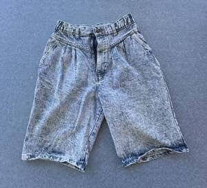 Vintage Congo Trader Acid Wash Pleated High Waisted Denim Shorts Made in USA